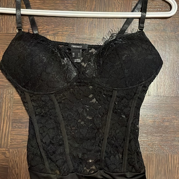 Black lace bodysuit - Picture 2 of 4